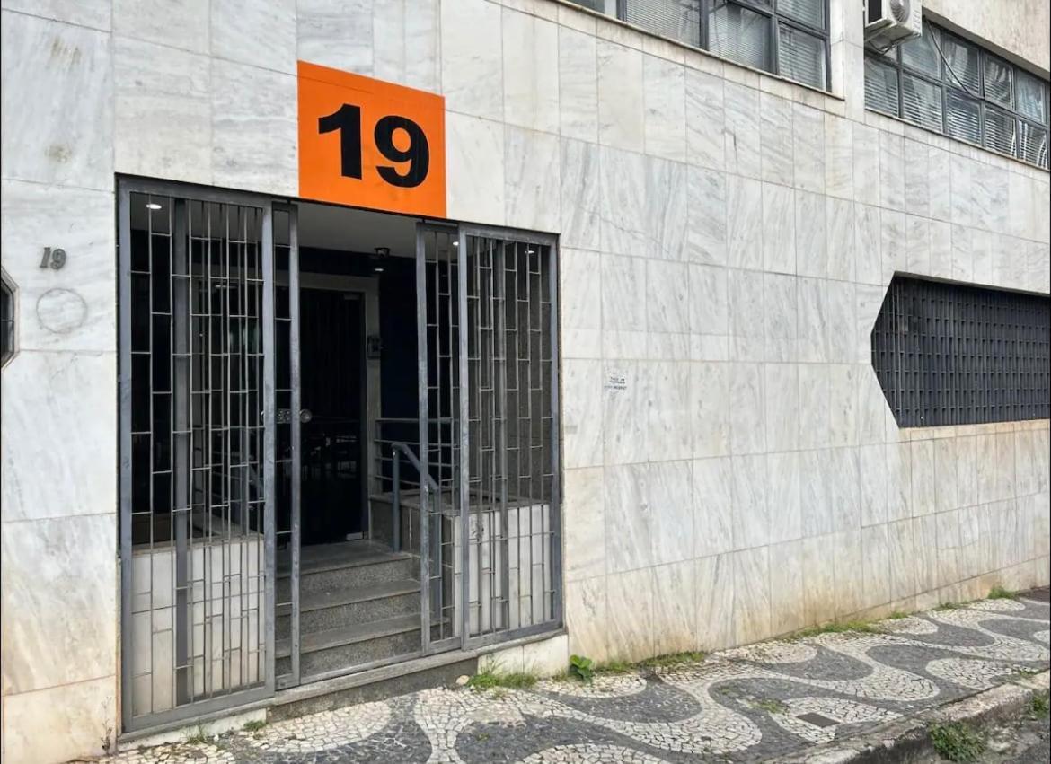 12 Com Arcondicionado, Savassi, Cozinha Completa, Vaga, Skema School