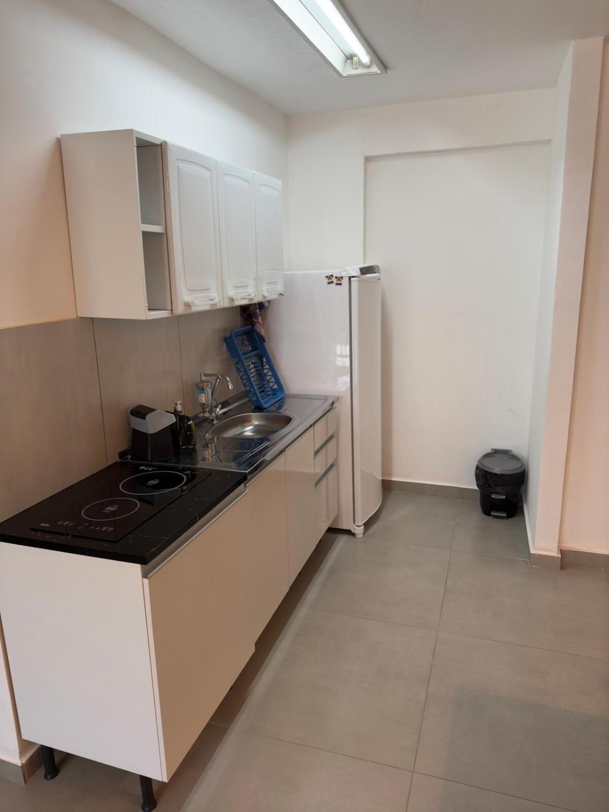 12 Com Arcondicionado, Savassi, Cozinha Completa, Vaga, Skema School